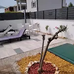 Gusto 4 Mit Pool Und Beheiztem Whirlpool *