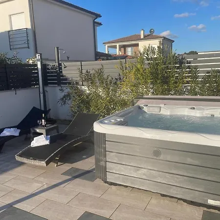 Gusto 4 Mit Pool Und Beheiztem Whirlpool * Vodnjan