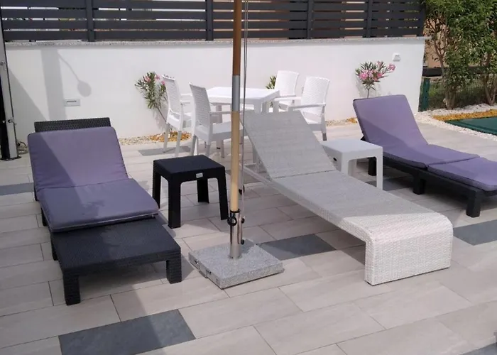 Gusto 4 Mit Pool Und Beheiztem Whirlpool * Vodnjan