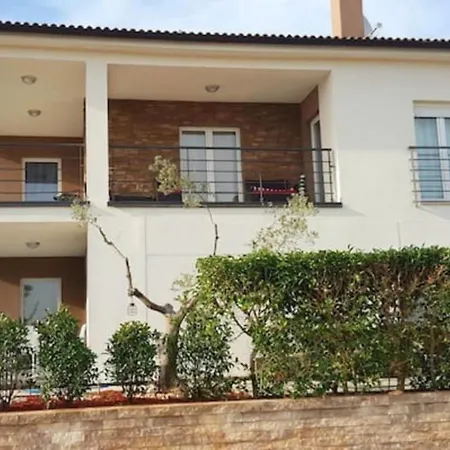 Gusto 4 Mit Pool Und Beheiztem Whirlpool Prázdninový dům *