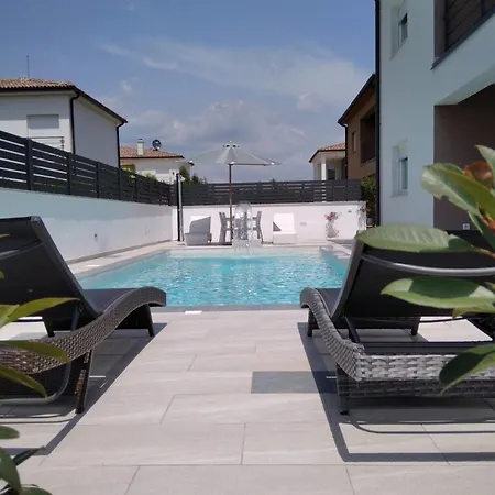 Prázdninový dům Gusto 4 Mit Pool Und Beheiztem Whirlpool