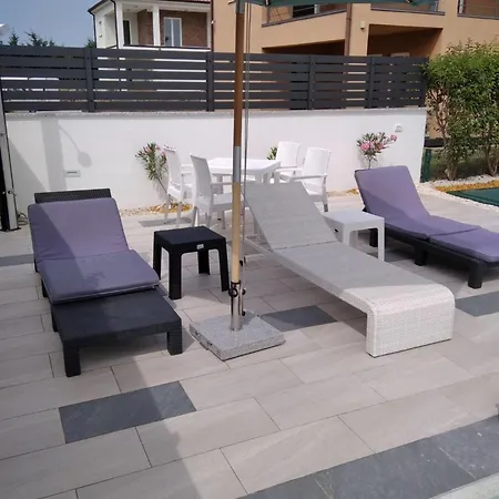 Gusto 4 Mit Pool Und Beheiztem Whirlpool * Vodnjan