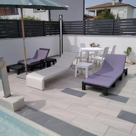 Gusto 4 Mit Pool Und Beheiztem Whirlpool Feriehus *